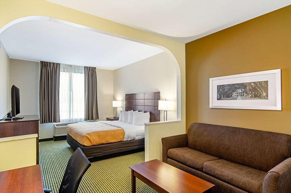 Quality Inn & Suites Near Tanger Outlet Mall Gonzales Zimmer foto