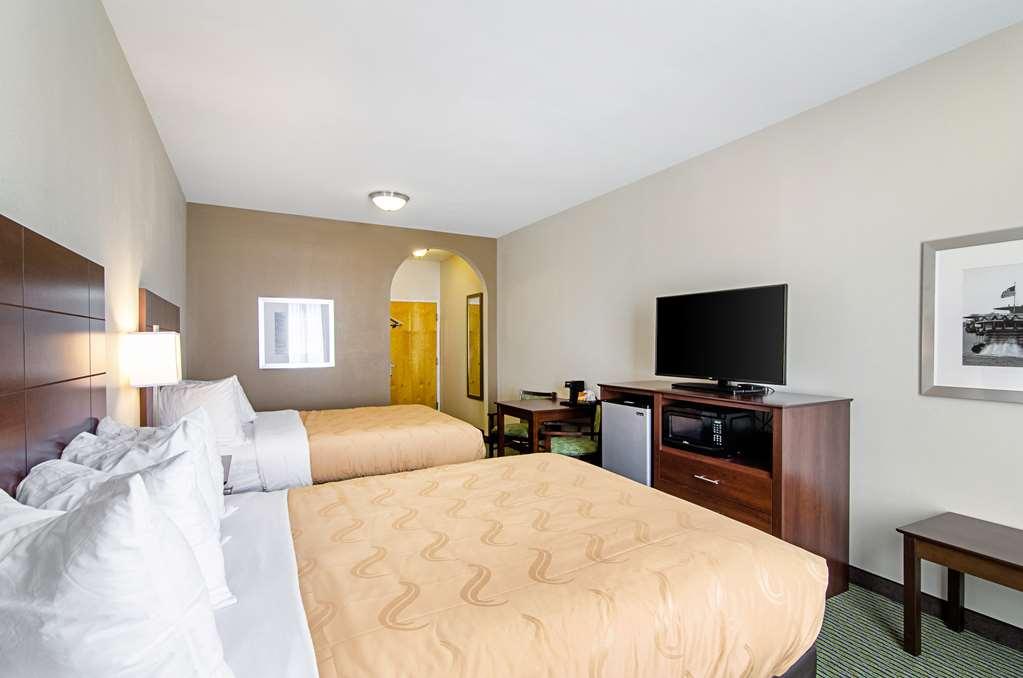Quality Inn & Suites Near Tanger Outlet Mall Gonzales Zimmer foto