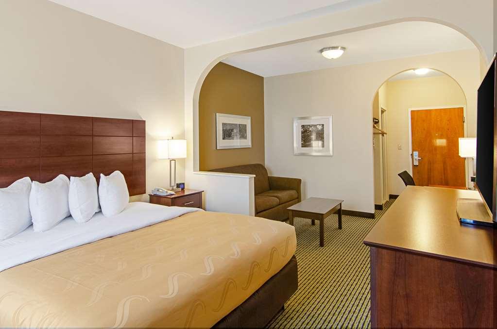 Quality Inn & Suites Near Tanger Outlet Mall Gonzales Zimmer foto