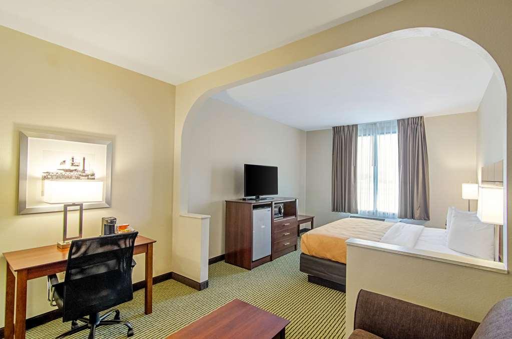 Quality Inn & Suites Near Tanger Outlet Mall Gonzales Zimmer foto